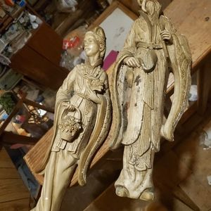 2 Asian wall hangings